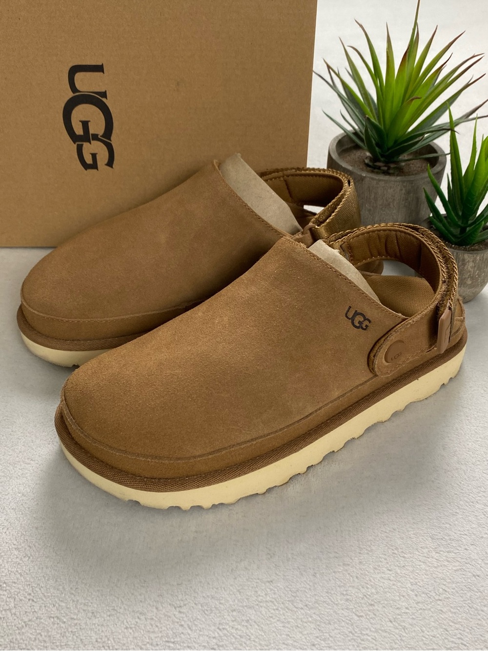 Ugg Goldenstar Suede Swivel Slingback Clogs | Chestnut